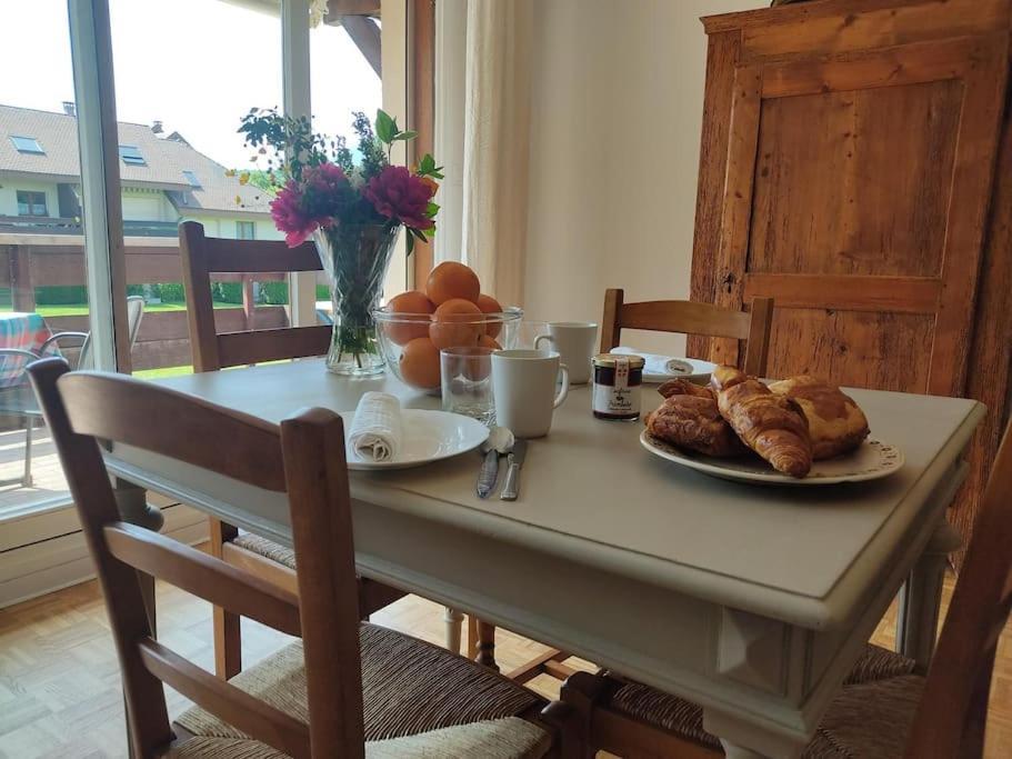 Bel Appartement Au Calme A 5 Minutes Du Village Ментон-Сен-Бернар Екстериор снимка