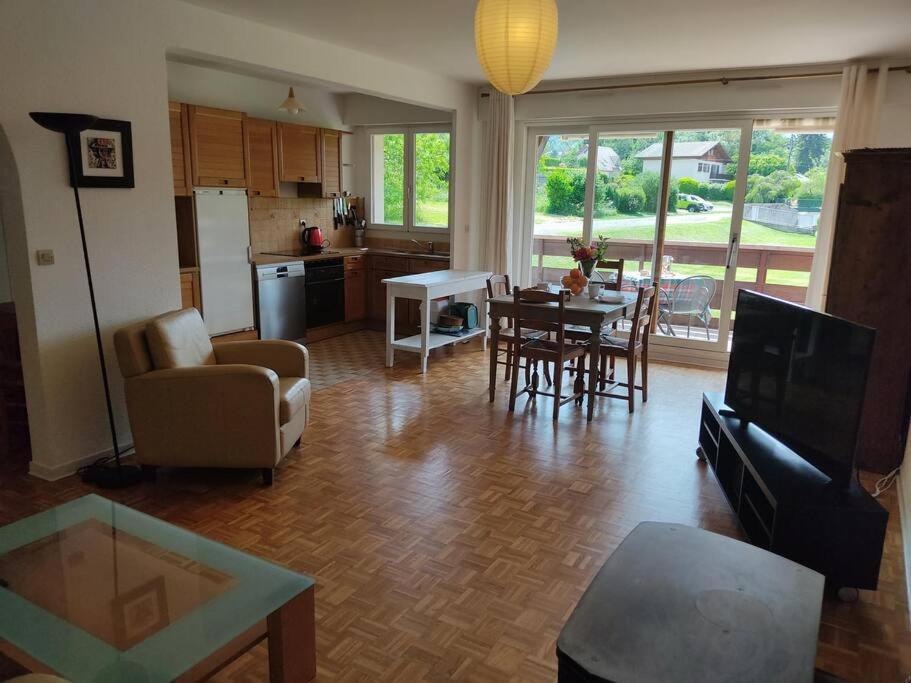 Bel Appartement Au Calme A 5 Minutes Du Village Ментон-Сен-Бернар Екстериор снимка